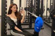 贵港我是一名瑜伽锻练外加兼职模特(我是一名瑜伽锻练外加兼职模特小说)