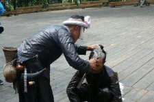 贵港欲带老伴游遍中国(带着老伴去旅游)