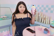 贵港胖模(胖模特穿衣搭配图片)