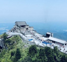 贵港湖南旅游攻略(武汉到湖南旅游攻略)