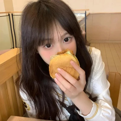 贵港伴游女生李心怡的资料