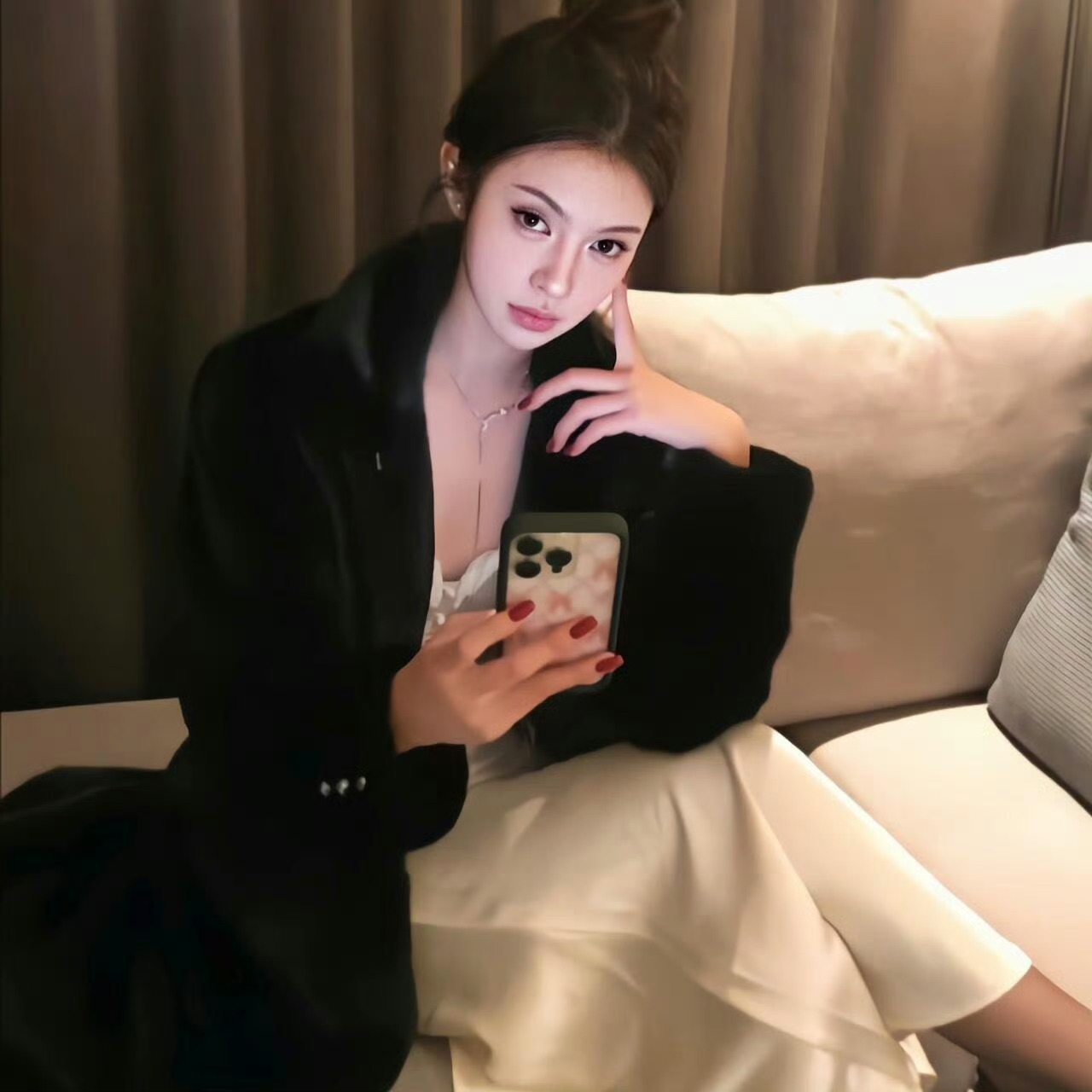 贵港伴游女生周语言的资料