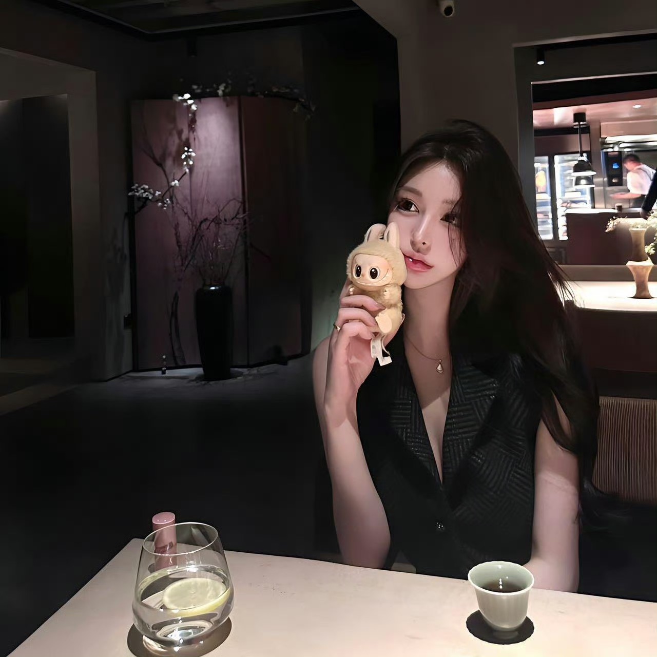贵港伴游女生范甜甜的资料