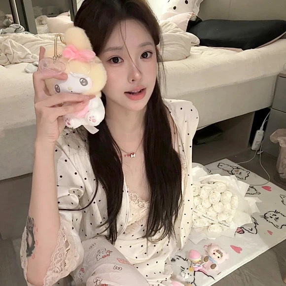 贵港伴游女生 | 微微的资料